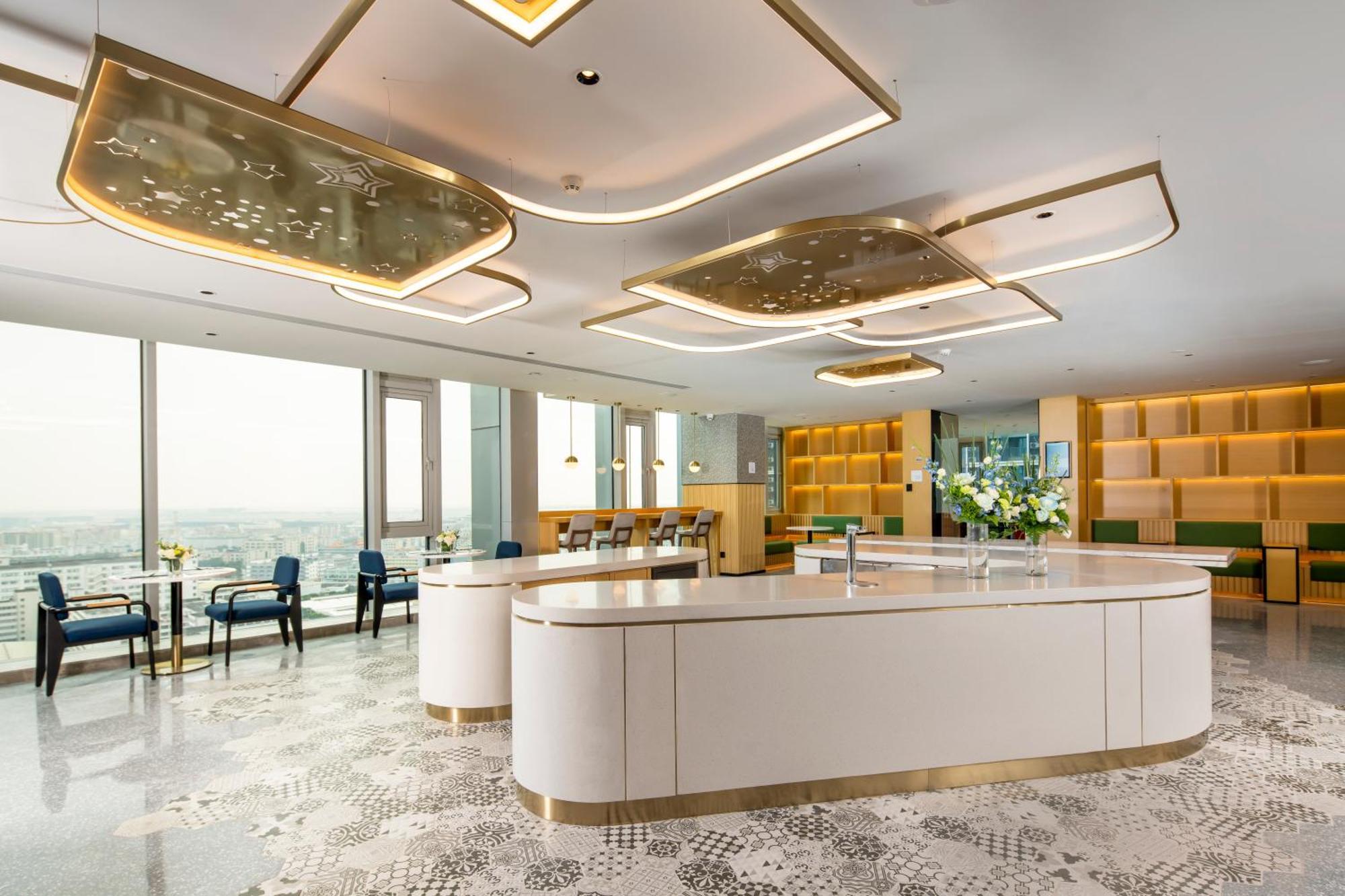 Hilton Garden Inn Shenzhen Airport,Enjoy 24-Hour One Way Free Delivery From Hotel To Shenzhen Baoan Airport On The Hour Bagian luar foto